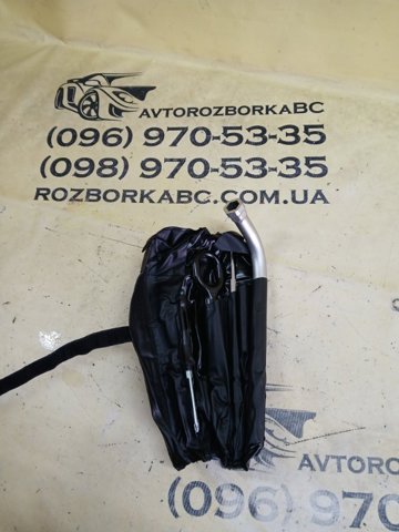 Гак буксирувальний 8K0805615A VAG