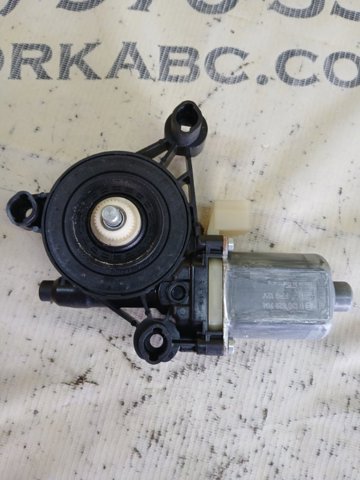 Мотор склопідйомника дверей передніх, правих 8W0959802 VAG
