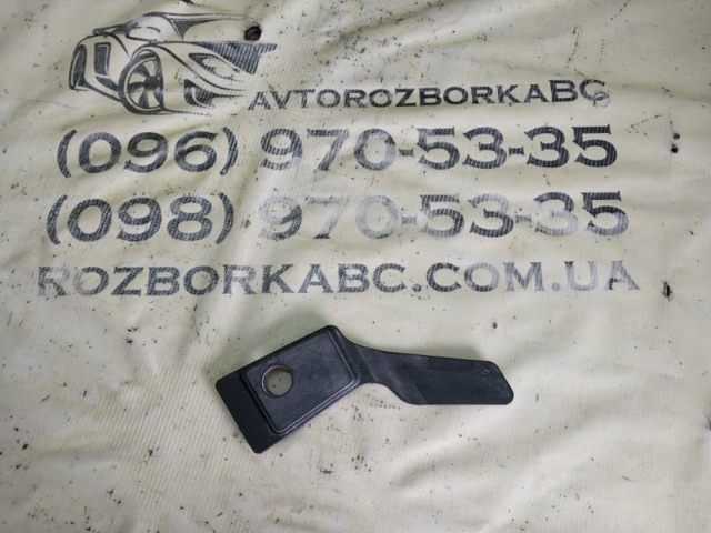 Заглушка жабо збоку 8W6823745 VAG