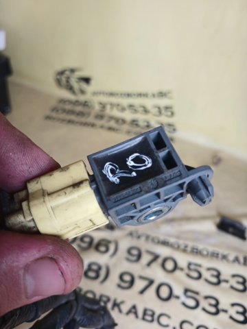 Датчик Ейрбег передній 985813SG0A NISSAN