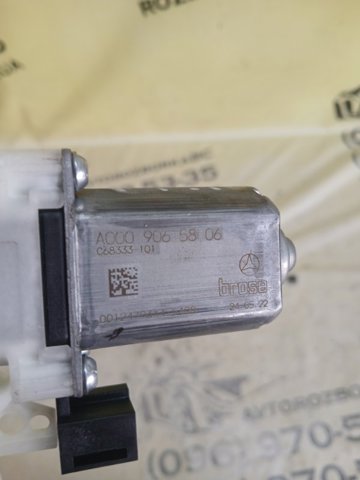 Мотор склопідйомника дверей передніх, лівих A0009065806 MERCEDES