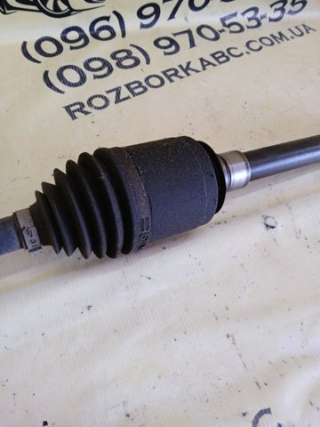 Піввісь передня, права A1663301300 MERCEDES