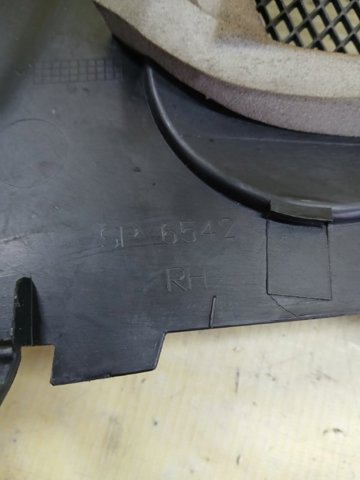 Водостік лобового скла, жабо A1668300201 MERCEDES