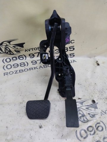 Педаль акселератора A1773001800 MERCEDES