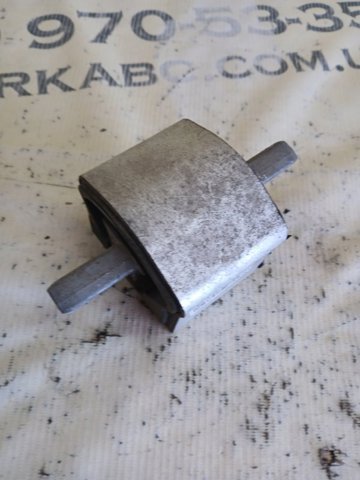 Подушка трансмісії (опора коробки передач), задня A2052405100 MERCEDES