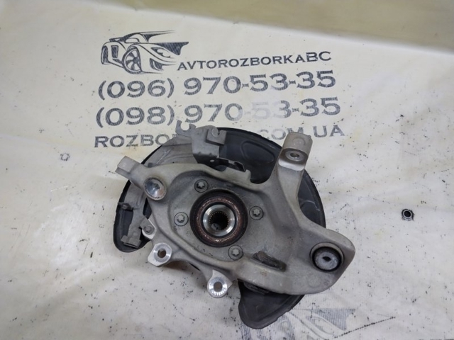 Кулак поворотний лівий A2133500141 MERCEDES
