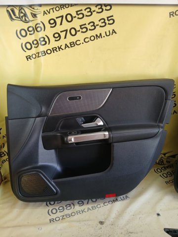 Оббивка передніх дверей A2477204201 MERCEDES