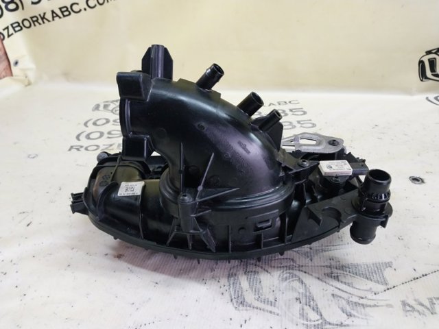 Колектор впускний A2600902600 MERCEDES