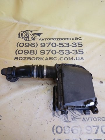 Корпус повітряного фільтра, правий A2760904001 MERCEDES