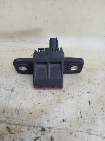 Кнопка приводу замка 3/5 дверей (ляди) / кришки багажника KB7W624B0 MAZDA