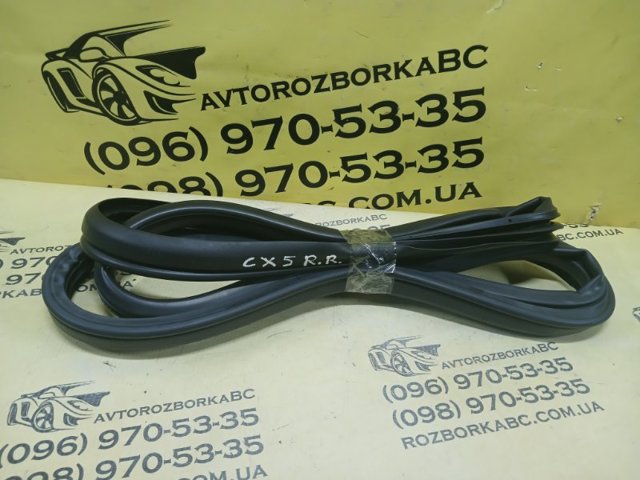 Ущільнювач двері передньої (на кузові) KB7W68911C MAZDA