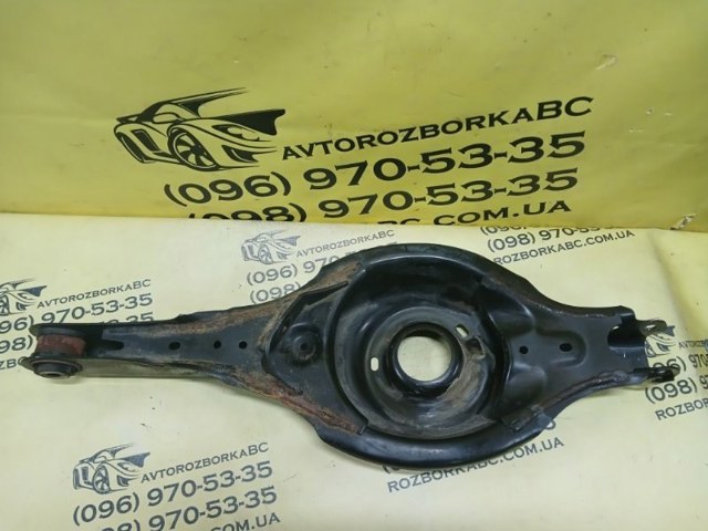Важіль задньої підвіски нижній, лівий KD3528350 MAZDA