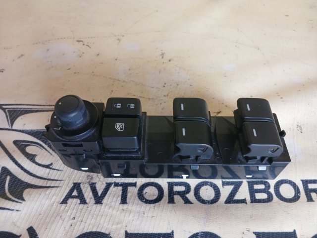 Кнопковий блок керування склопідіймачами передній лівий KF3N66350 MAZDA
