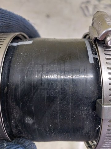Шланг/патрубок інтеркуллера L1MZ6C646D FORD