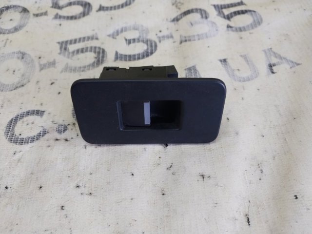 Кнопка вмикання двигуна склопідіймача передня права LR059773 LAND ROVER