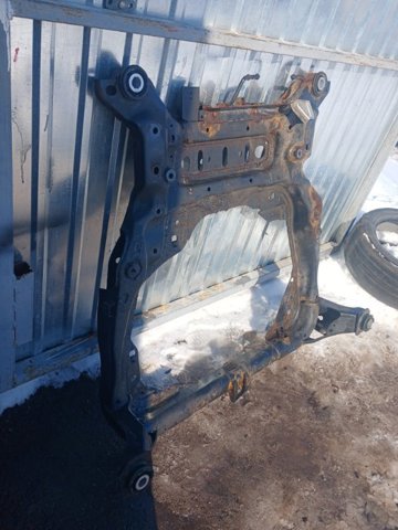 Передня балка LR072058 LAND ROVER
