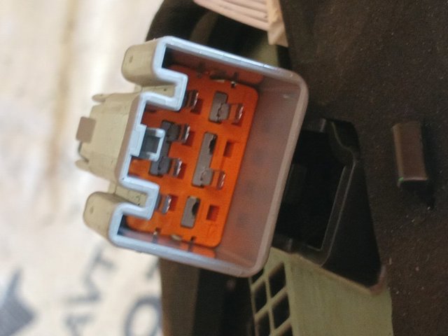 Задній правий стоп LR106836 LAND ROVER