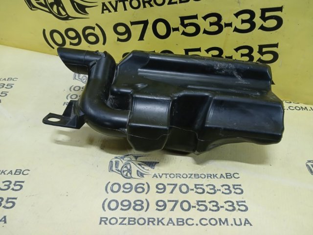 Резонатор PE0113195 MAZDA