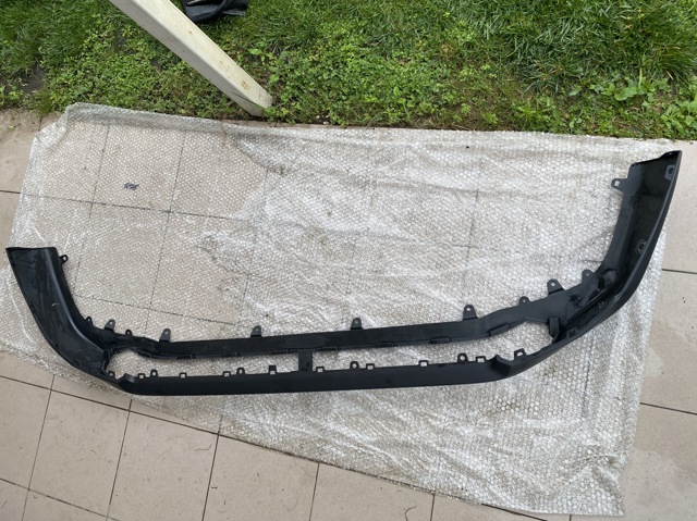 Губа переднього бампера 5241142100 TOYOTA