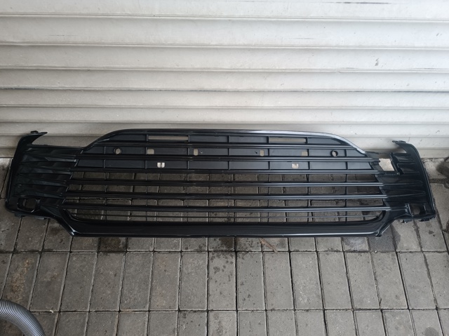 Решітка переднього бампера, нижня 5310233350 TOYOTA