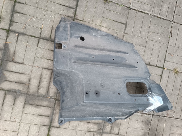 Захист двигуна, лівий 587240E100 TOYOTA