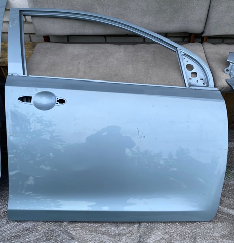 Пасажирські передні двері 76004G6000 HYUNDAI