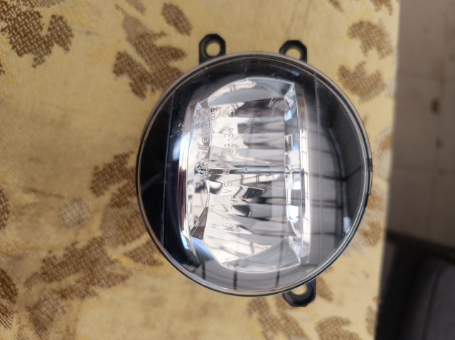 Туманка права 8121048051 TOYOTA