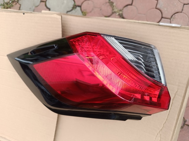 Ліхтар задній правий, зовнішній 8155042230 TOYOTA