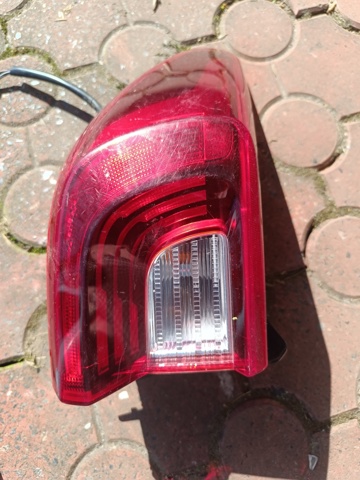 Задній лівий зовнішній ліхтар 92401H8500 HYUNDAI