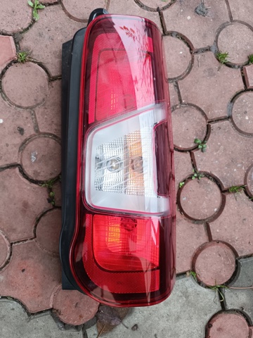 Ліхтар задній правий 9820554880 PEUGEOT