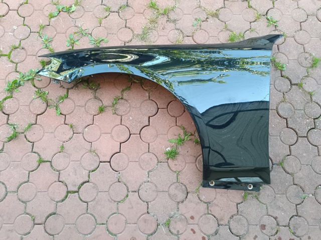 Переднє ліве крило A2138800118 MERCEDES