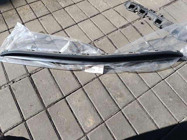 Нижня накладка на передній бампер A2138850100 MERCEDES