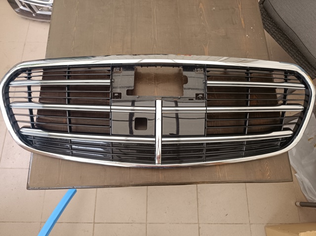 Захисна решітка радіатора A2238804100 MERCEDES