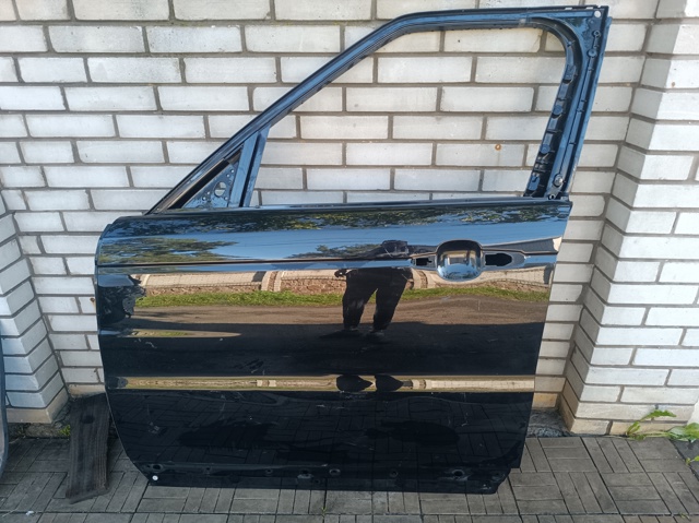 Водійські двері LR044227 LAND ROVER