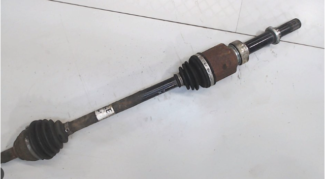 Привід правий 391003NF1A NISSAN