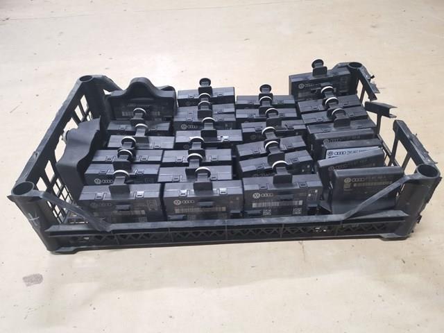Блок комфорту задніх дверей 8K0959794 VAG