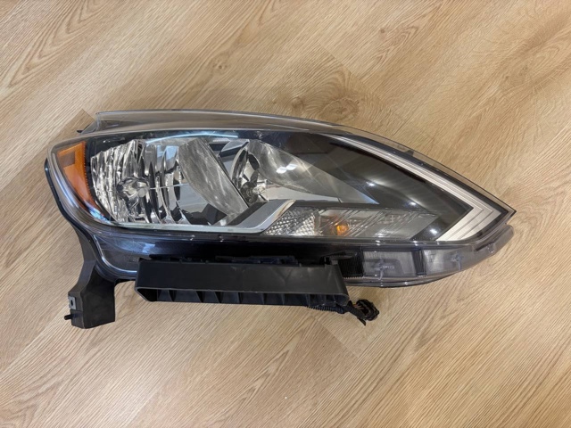 Права блок фара 260103YU0A NISSAN