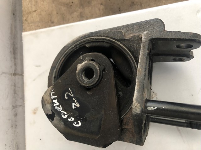 Ліва опора двигуна 218302P600 HYUNDAI
