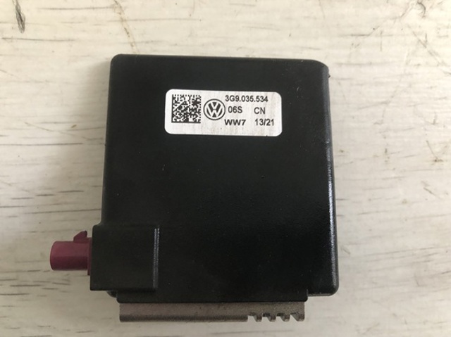 Антена GPS 3G9035534 VAG