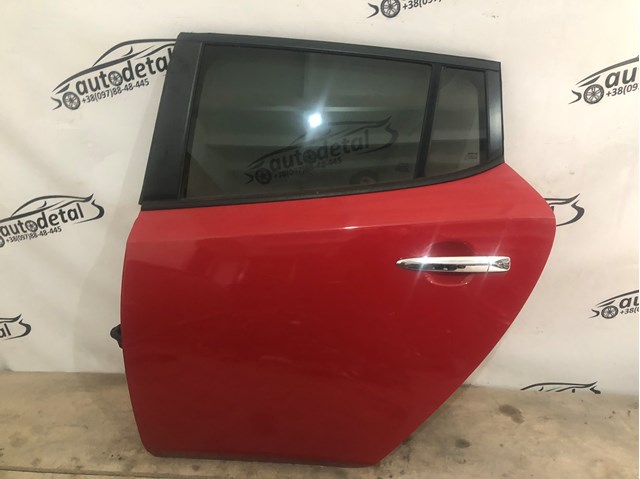 Двері задні 821013NF0A NISSAN