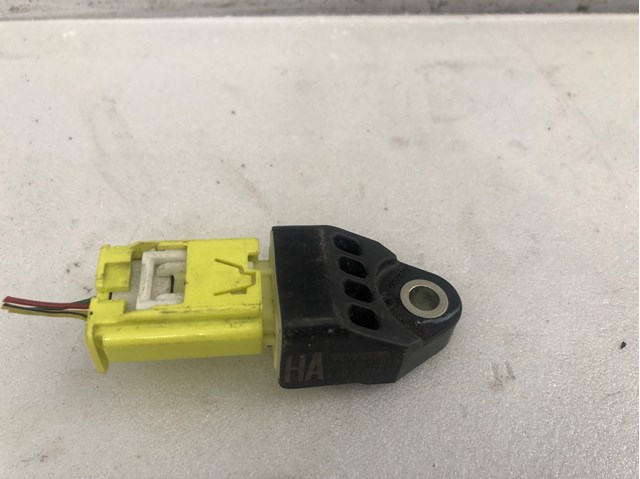 Датчик AIRBAG передній 8983112030 TOYOTA