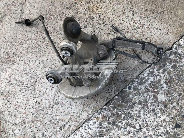 Кулак поворотний лівий 33326879101 BMW