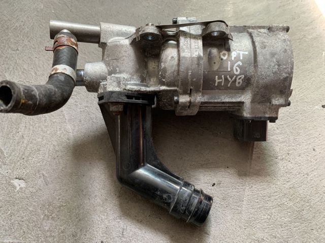 Насос охолоджуючої рідини 251002E271 HYUNDAI
