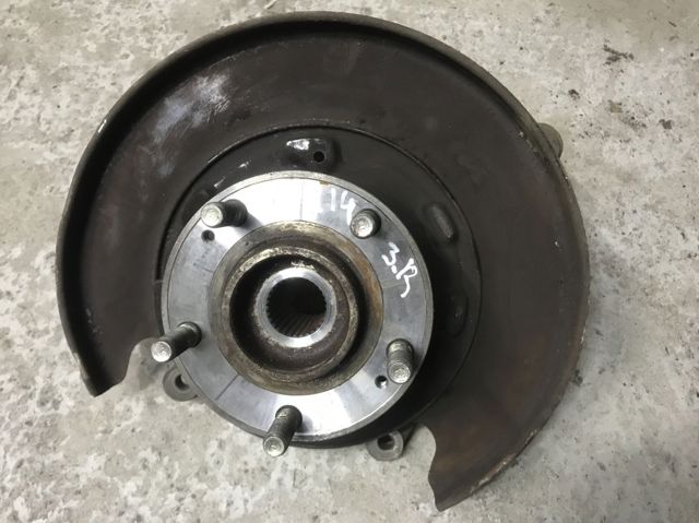 Цапфа поворотна права 527202W100 HYUNDAI