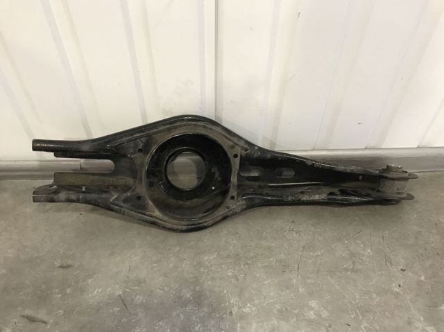 Балансир задній нижній, правий 55211L0000 HYUNDAI