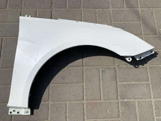 Переднє праве крило 663213S000 HYUNDAI