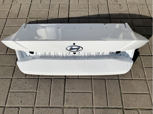 Кришка багажника кузова 69200AA010 HYUNDAI