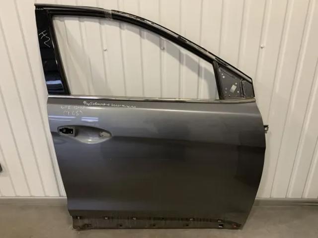 Пасажирські передні двері 760042W010 HYUNDAI