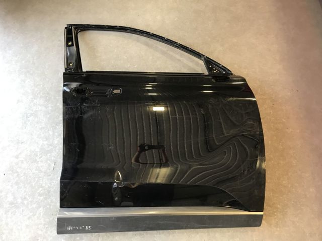 Пасажирські передні двері 76004S8000 HYUNDAI