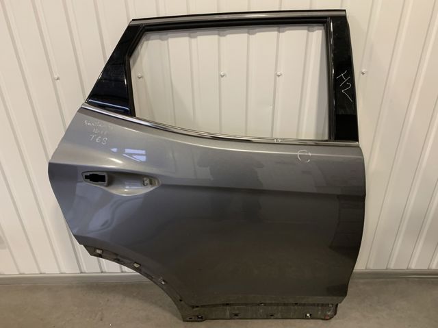 Двері пасажирські задні праві 770042W010 HYUNDAI